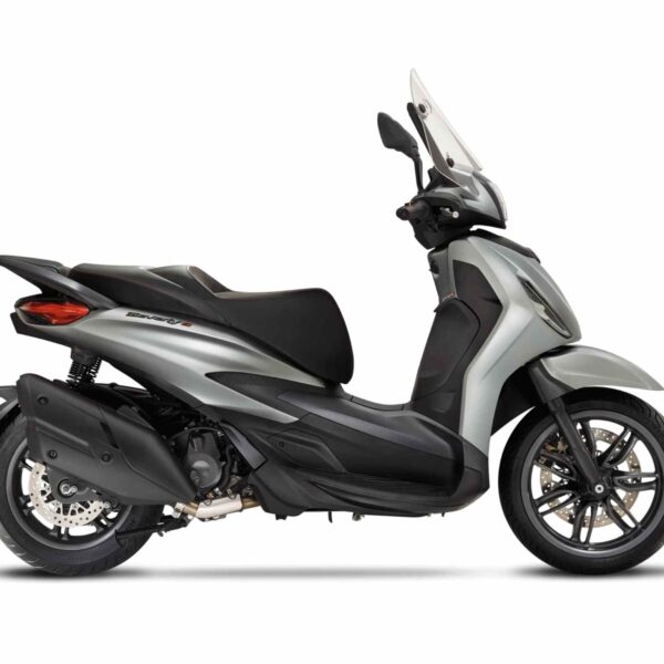 Buy a 2024 Piaggio Beverly S 400 and save $2,050 (ARGENTO COMETA)