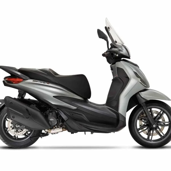 Buy a 2024 Piaggio Beverly S 400 and save $2,050 (ARGENTO COMETA)