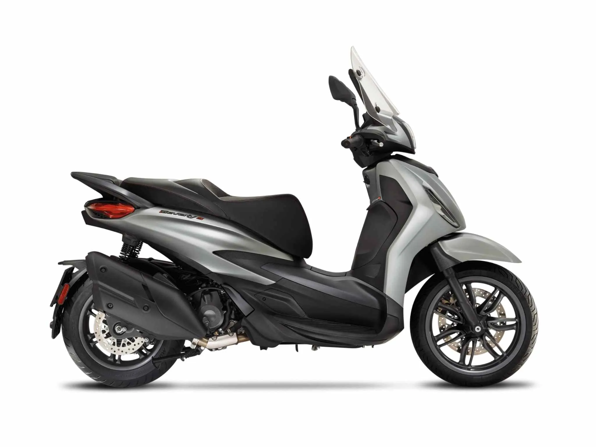 Buy a 2024 Piaggio Beverly S 400 and save $2,050 (ARGENTO COMETA)
