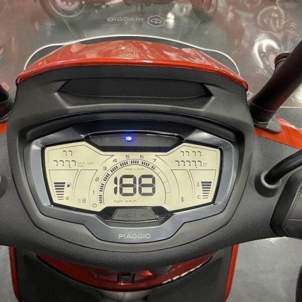 Piaggio Beverly S 400 LCD dash 2022 BV400