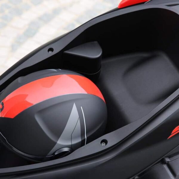 Aprilia SR GT 125 2022 storage