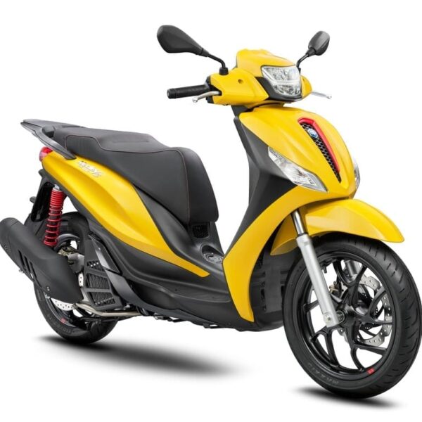 Piaggio Medley S 150 Yellow RH Angle 2023