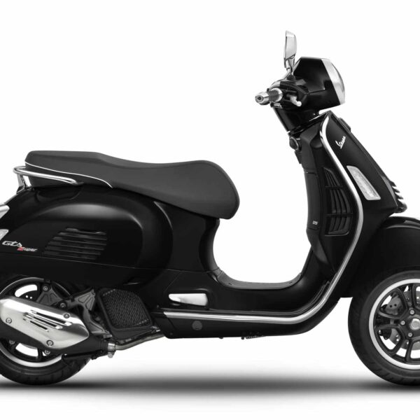 Vespa GTS Super 150 2023 Black RHS