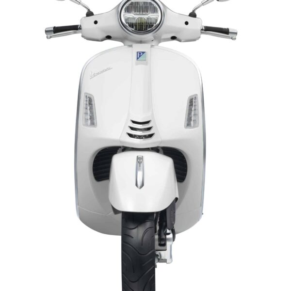 Vespa GTS Super 150 2023 White FRT