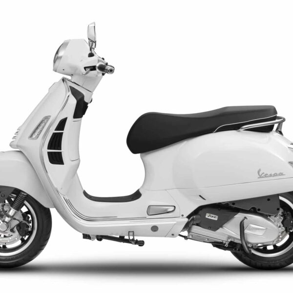 Vespa GTS Super 150 2023 White LHS