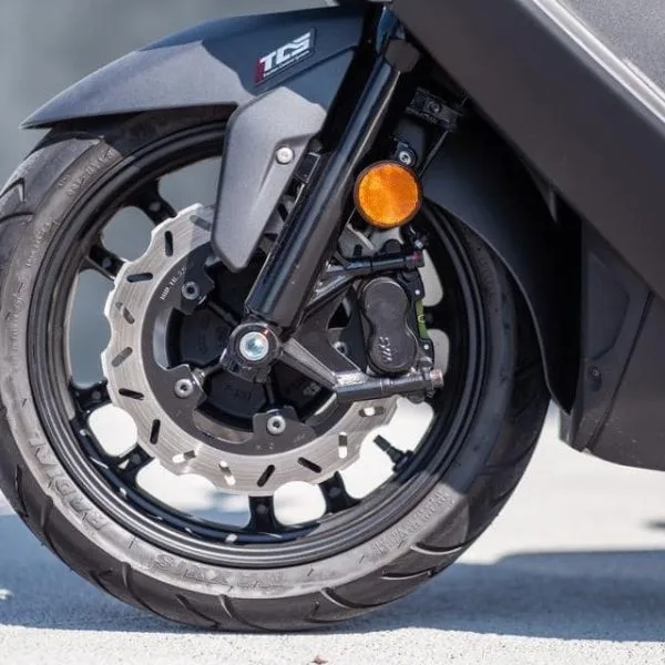 SYM MAXSYM 400i E5 Lifestyle 11