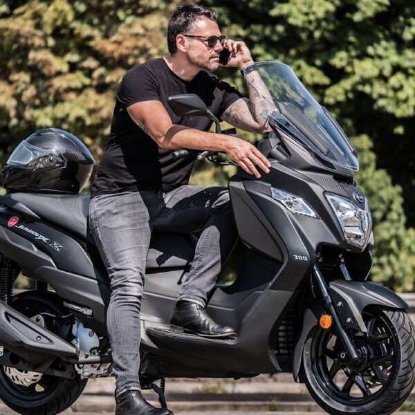 SYM JoyMax Z+ 300 Lifestyle #6