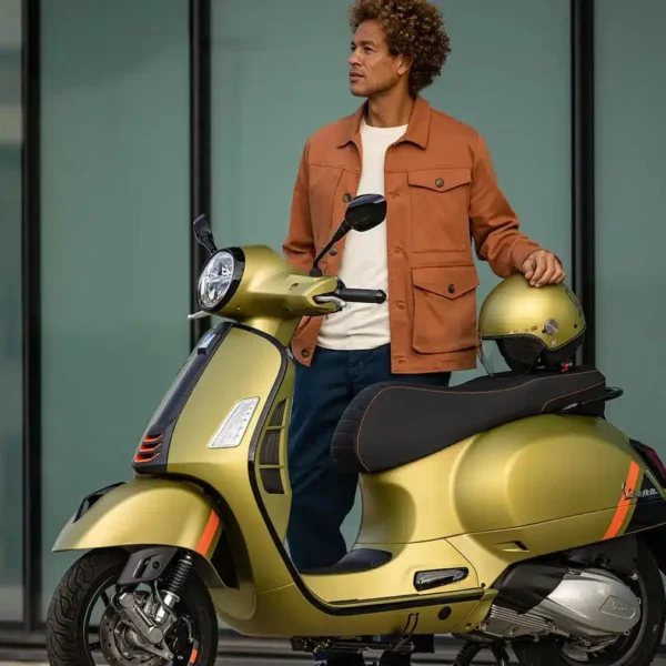 Vespa GTS Super Sport 300 HPE 2023 Lifestyle 2
