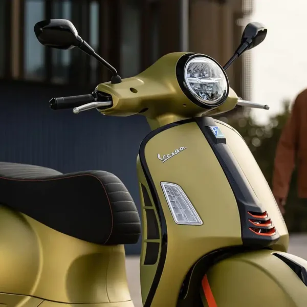 Vespa GTS Super Sport 300 HPE 2023 Lifestyle 5
