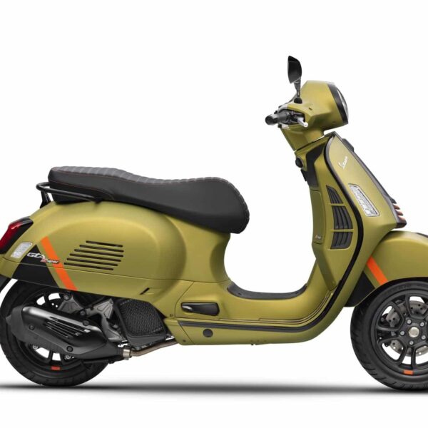 Vespa GTS Super Sport 300 HPE 2023 olive RHS