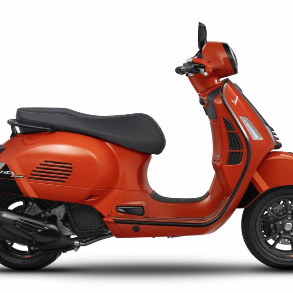 Vespa GTS Super Sport 300 HPE 2023 Orange RHS