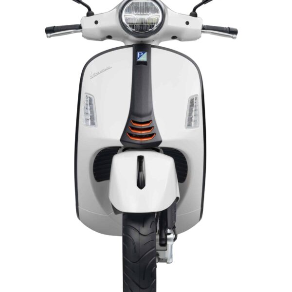 Vespa GTS Super Sport 300 HPE 2025 white FRT
