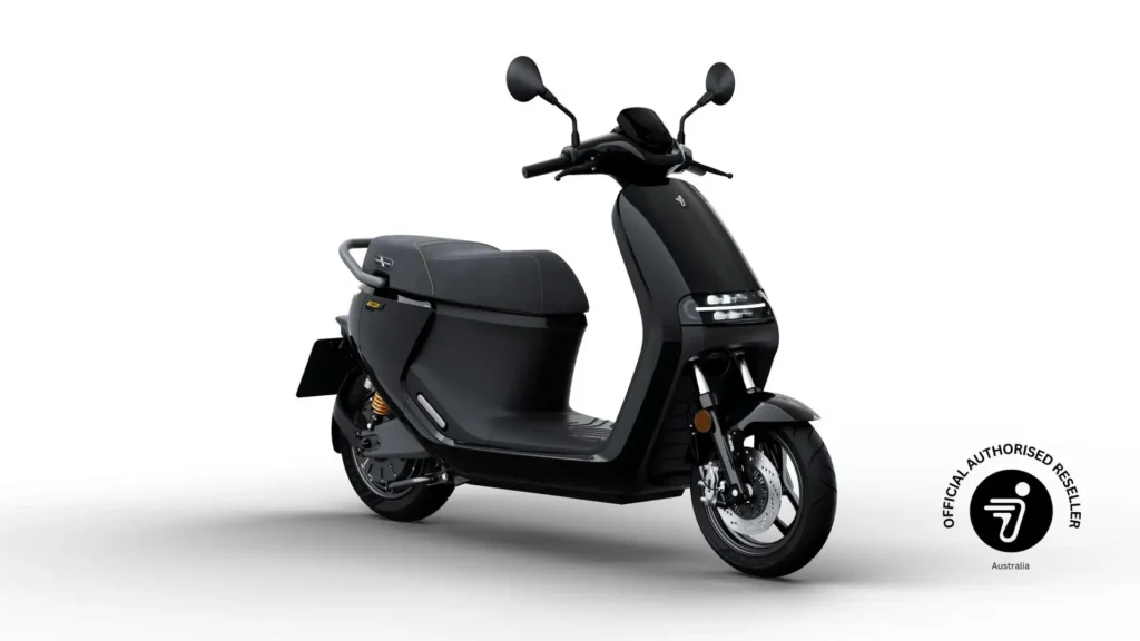 Segway E300SE e-Motorbike | e-Scooter Front RA