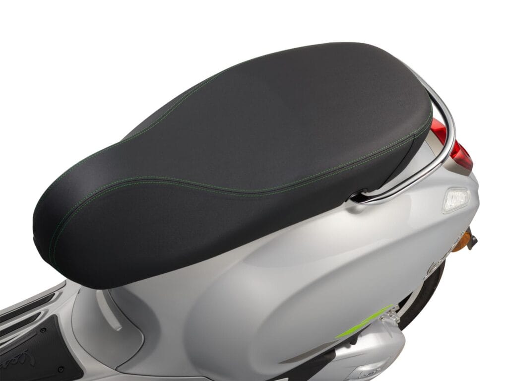 Vespa Primavera 150 Tech Grey Entusiasta available at Scooteria Sydney