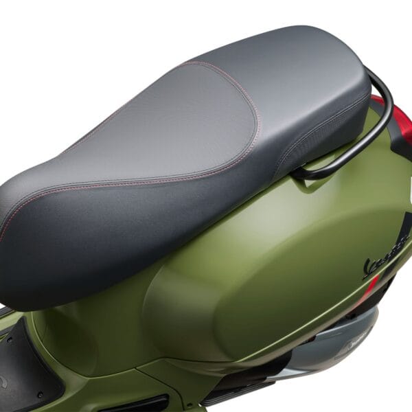 Vespa 2026 GTS 300 Super Sport Verde Tenace Green Seat